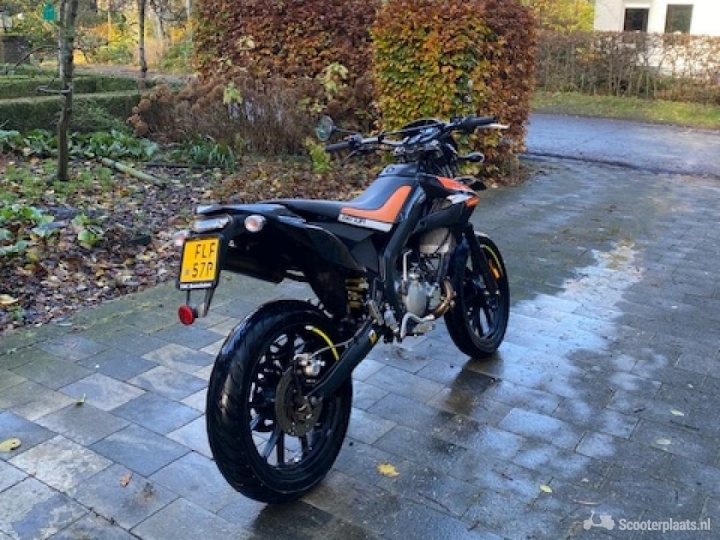 Derbi Senda DRD X-Treme zwart